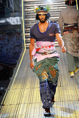 John Galliano / - 2010